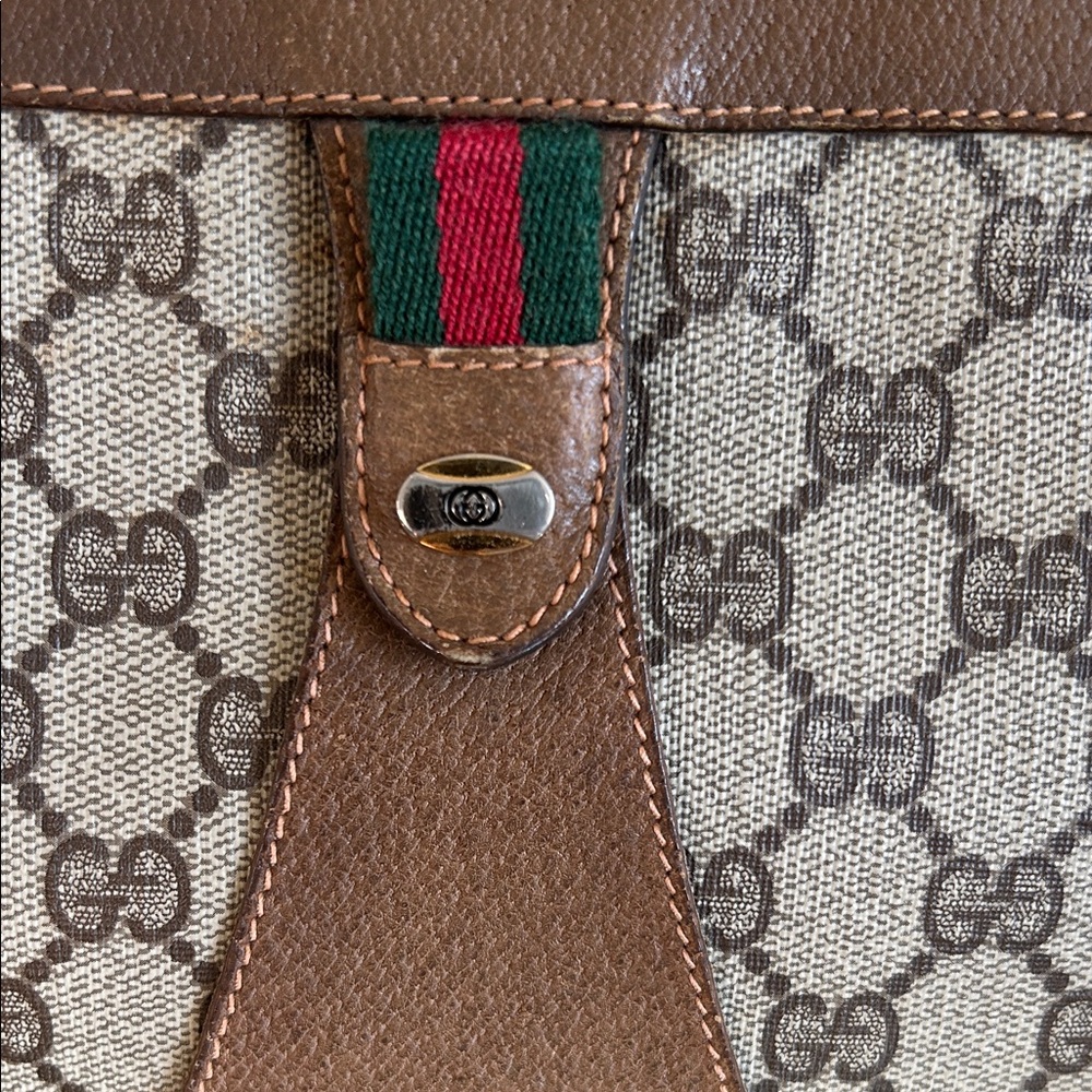Gucci Beige and Brown Monogram Clutch - Picture 2 of 16